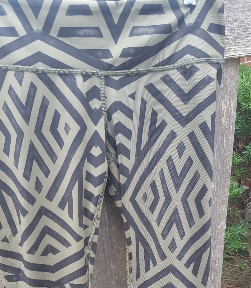 Lululemon crop leggings